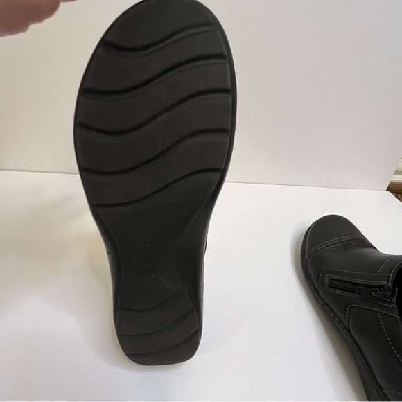 Clarks Cora Giny Black Leather Casual Loafers Size 8.5 - Picture 13 of 15